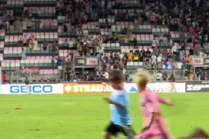 愈演愈烈！WBC可能取消克劳福德胜利，不再是3个级别无可争议拳王（风波升级！WBC或判克劳福德胜利无效，三级别无可争议地位不保）