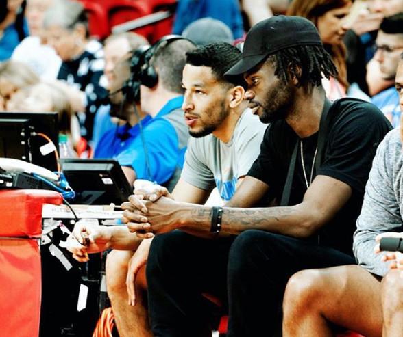 传记作者：莱万年少时常因身材自卑；他与渣叔的关系起初不好（传记作者称：莱万少年因身材自卑，与渣叔起初关系不佳）