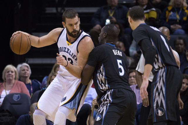 李玮锋：联赛中轴都是外援造成国足没人，这两年踢球孩子多了（李玮锋：外援占据联赛中轴致国足青黄不接，近两年踢球的孩子明显增多）