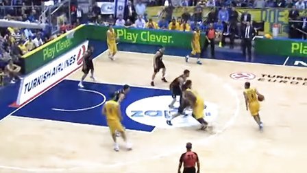 阿斯报分析皇马输塞尔塔：皇马防线脱节，多名球员疏忽大意（阿斯报：皇马不敌塞尔塔，后防失序，多名球员注意力不集中）