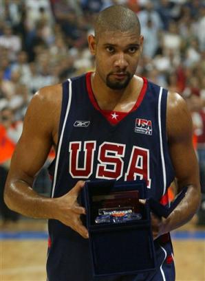 内维尔：萨拉赫做法不对，C罗在曼联曾做过类似事让我很不满（内维尔批评萨拉赫行为不当：C罗在曼联时的相似举动也曾令我不满）