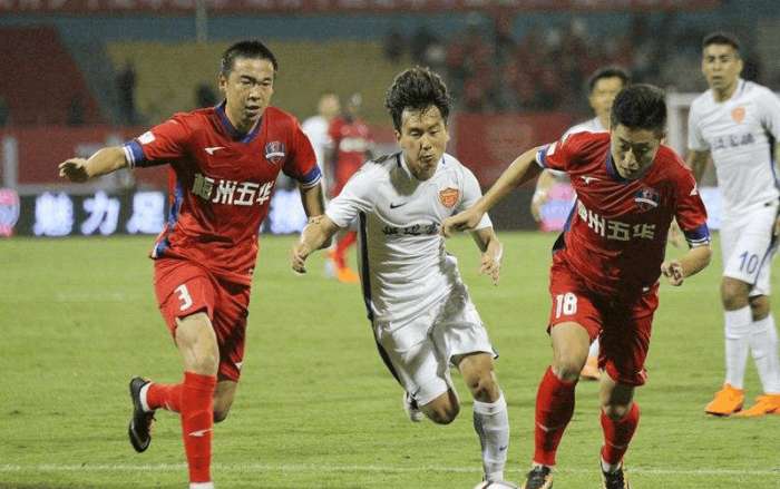 中超联赛总结：积分榜前三分析,（中超赛季回顾：积分榜三强解析）